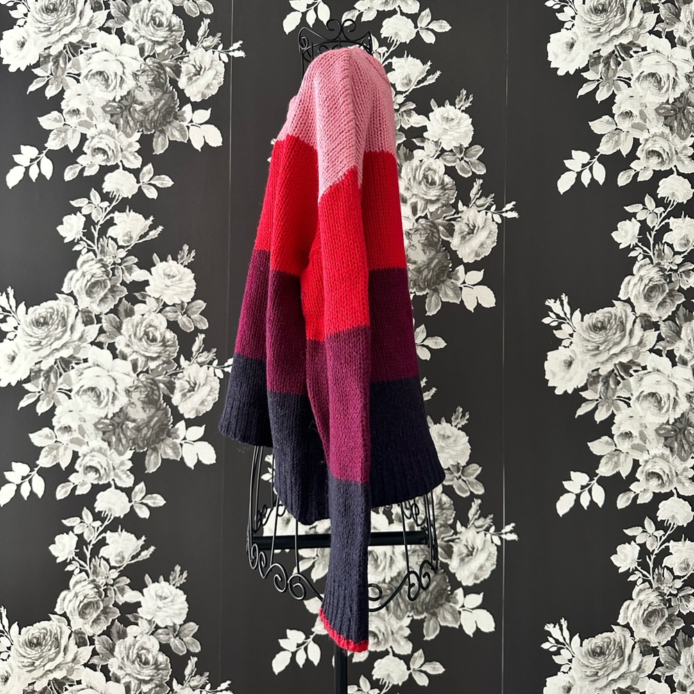 Color Block Sweater - Picture 2 of 5
